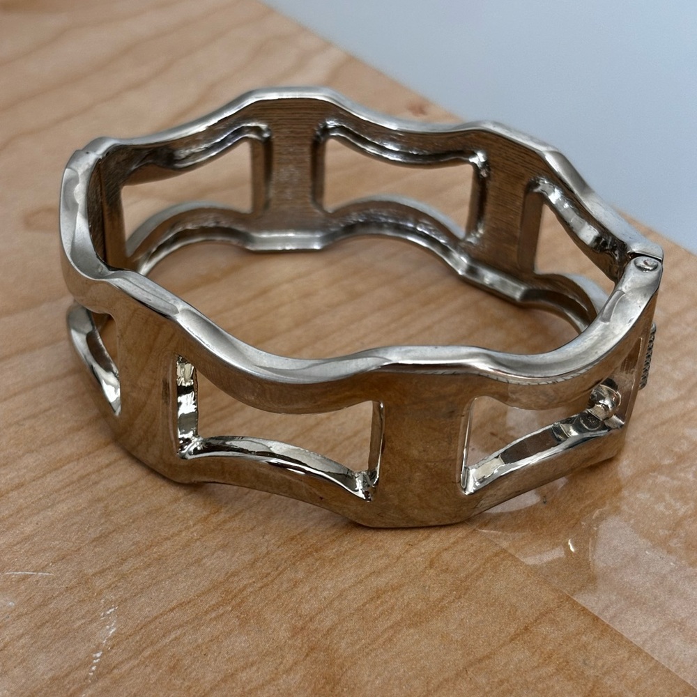Open hinge bracelet / silver tone/ fits size 6 1/2 in wrist